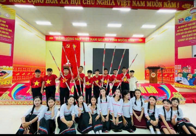 TRƯỜNG THCS LÊ VĂN TÂM THAM GIA NHẢY SẠP TẠI CHỢ PHIÊN TAM MỸ